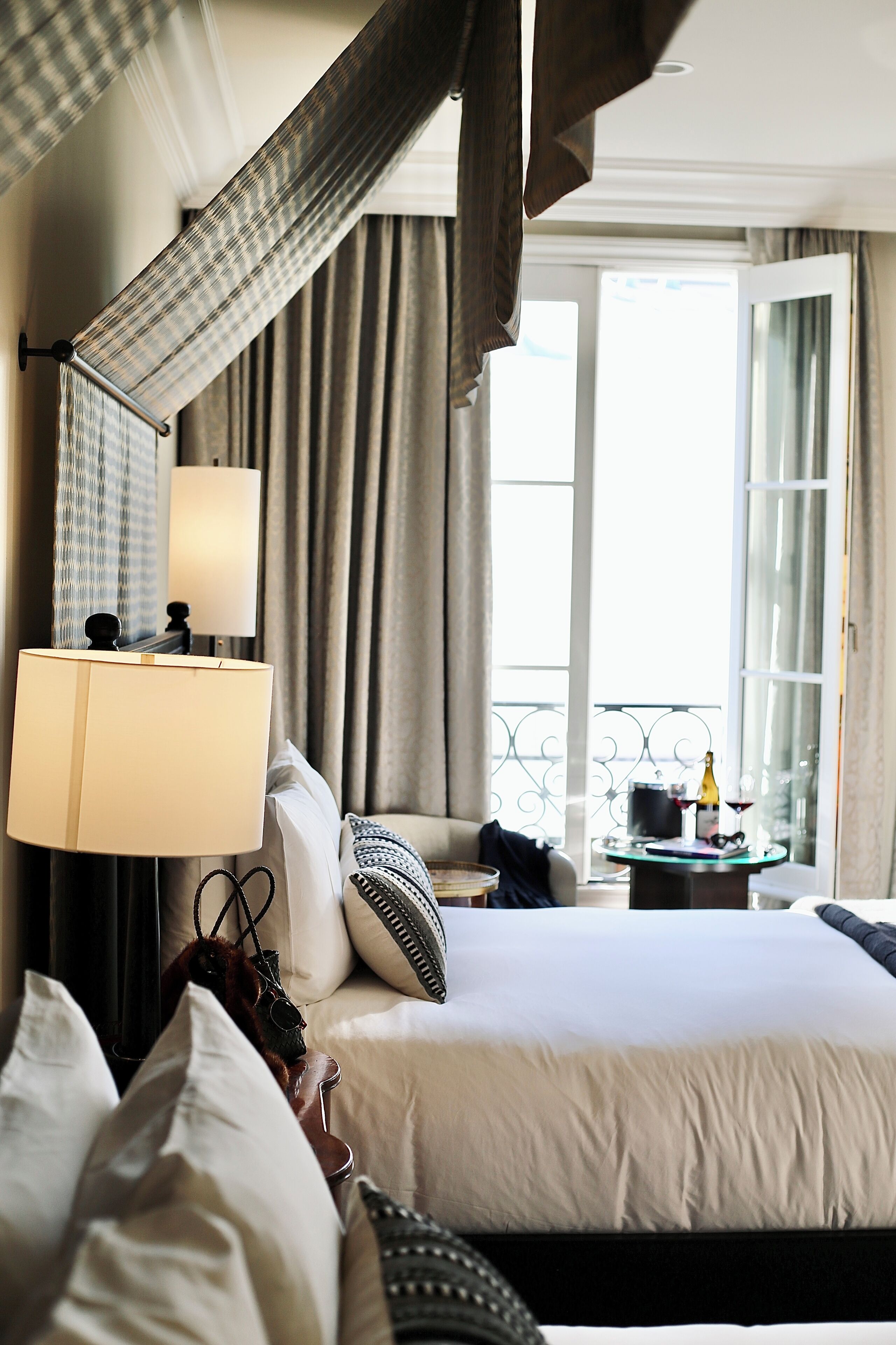 Premier Queen | Premium bedding, down comforters, free minibar items, in-room safe