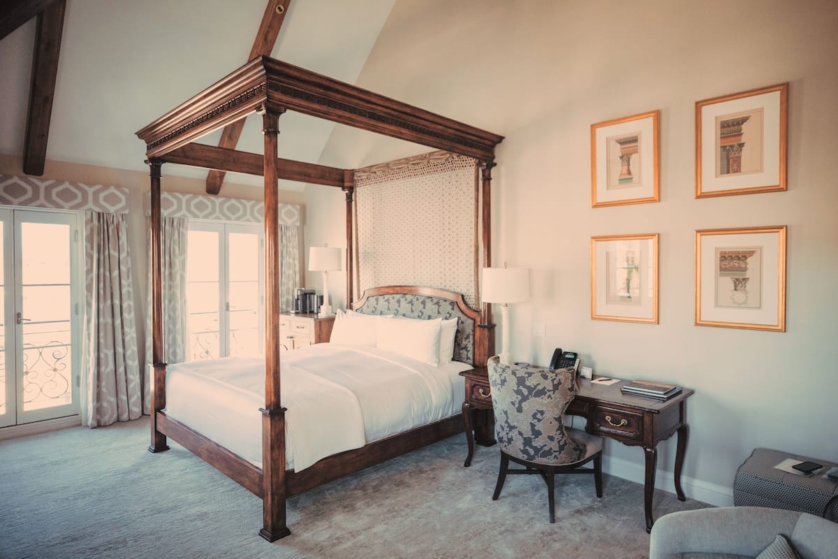 Premium bedding, down comforters, free minibar items, in-room safe