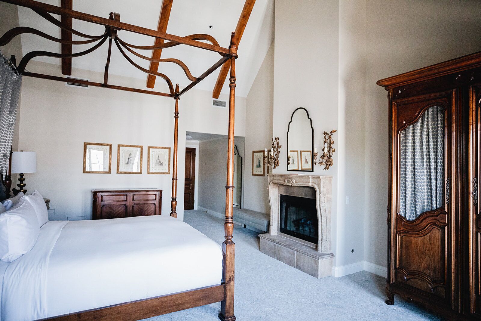 Premier Room | Premium bedding, down comforters, free minibar items, in-room safe