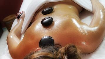 Sauna, hot tub, Turkish bath/hammam, body treatments, hydrotherapy
