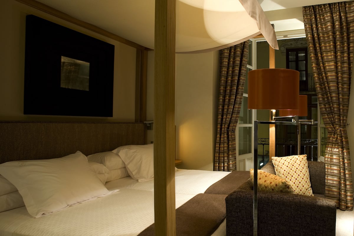 1 Schlafzimmer, Daunenbettdecken, Betten mit Memory-Foam-Matratzen