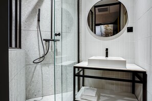 غرفة فردية (Simple) | حمام | مستلزمات مجانية للعناية الشخصية، مجففات شعر، مناشف