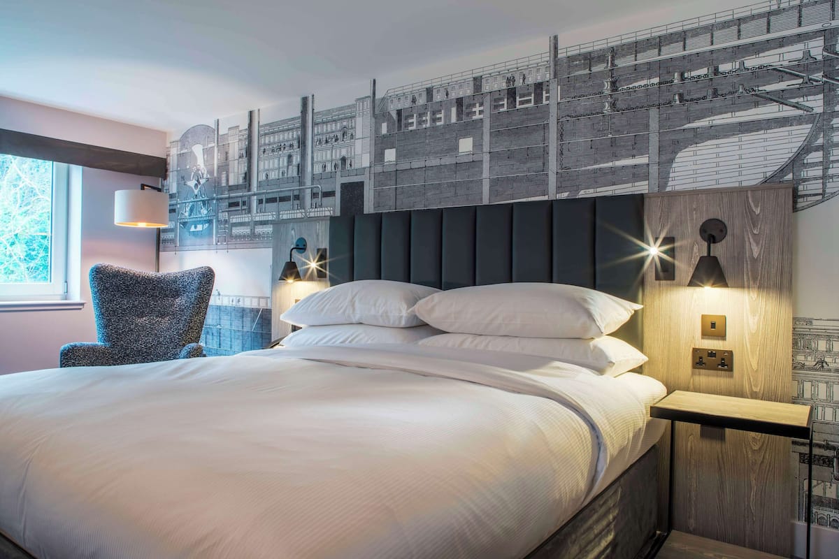 In-room safe, desk, iron/ironing board, free cots/infant beds