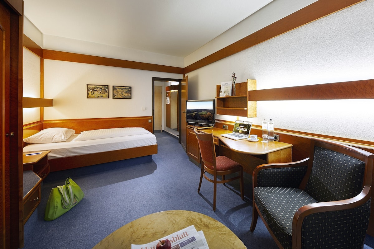 Standard Single Room, 1 Twin Bed (Standard Single Gaestehaus Pergola) | Living area | Flat-screen TV