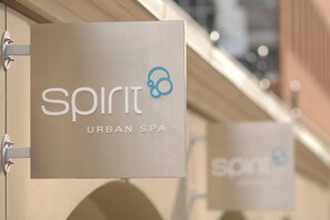 Hot tub, hydrotherapy, body wraps, body scrubs, facials - Courtyard by Marriott Halifax Downtown (Halifax)
