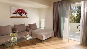 1 bedroom, minibar, in-room safe, desk