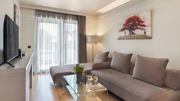 1 bedroom, minibar, in-room safe, desk