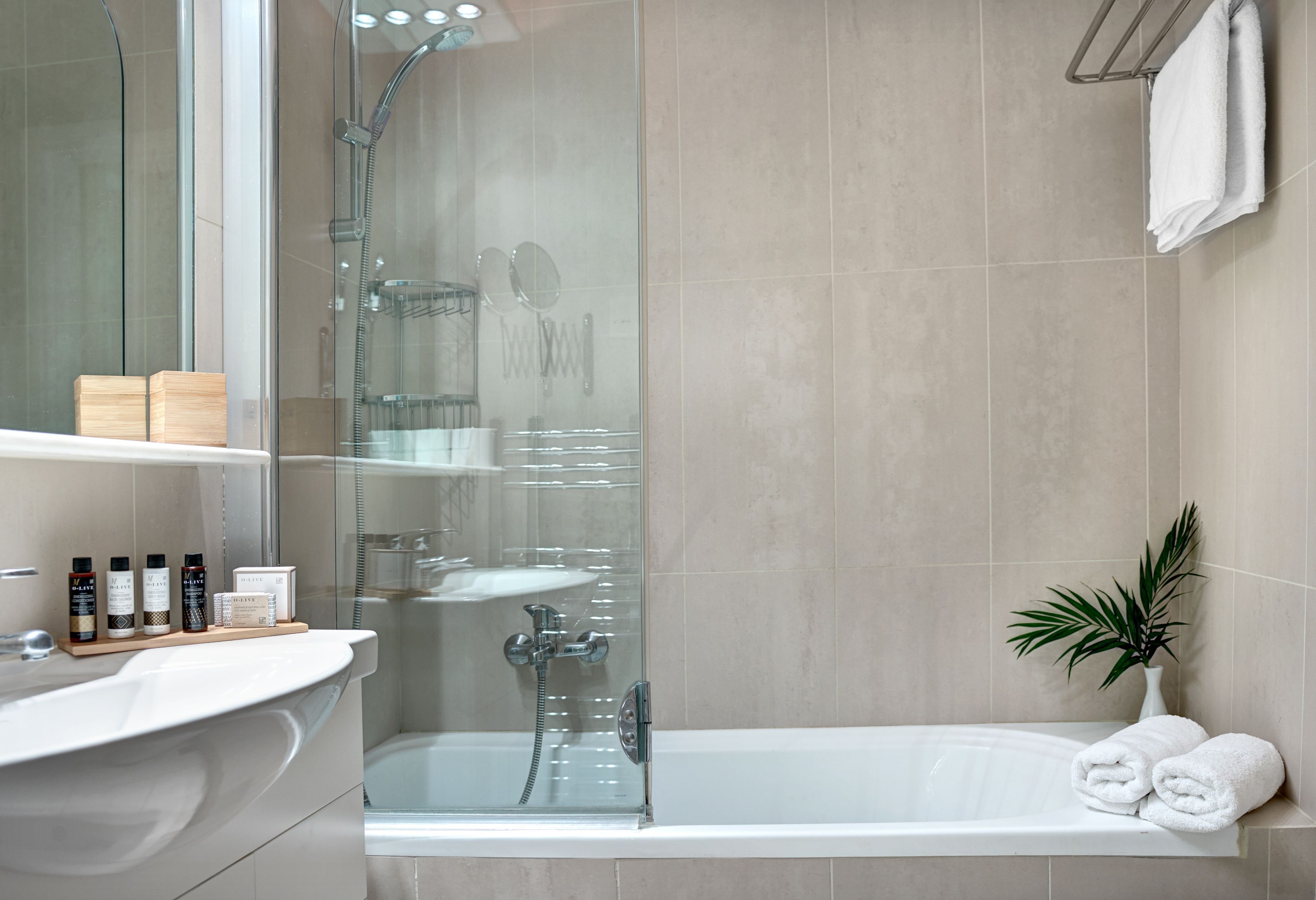 Photo - Blazer Suites Hotel