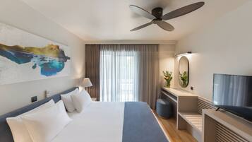 1 bedroom, minibar, in-room safe, desk