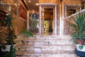 Interior entrance - Hotel Wagner (Milan)