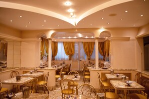 Daily continental breakfast for a fee - Hotel Wagner (Milan)