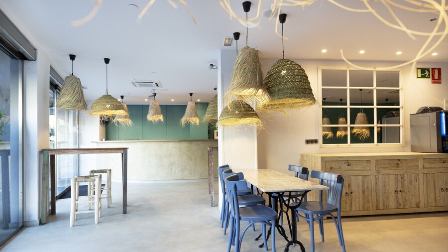 Yomo Hostal BCN Port