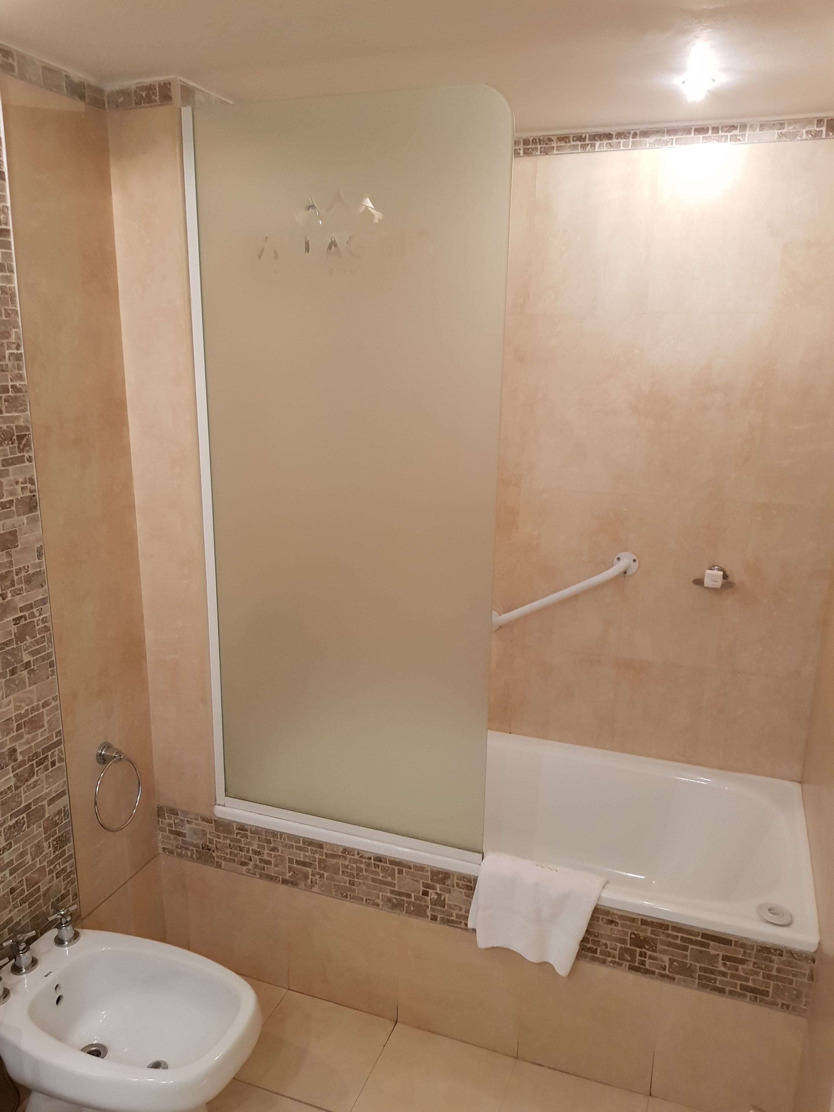 classic triple room | deep-soaking bathtub