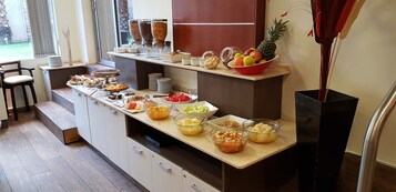 Free daily buffet breakfast