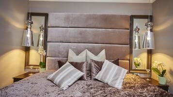 Deluxe Apartment | In-room safe, desk, iron/ironing board, free WiFi