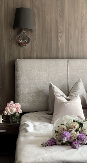 Basic Double Room, 1 Bedroom | In-room safe, desk, iron/ironing board, free WiFi - Hotel Atlantic (Sofia)