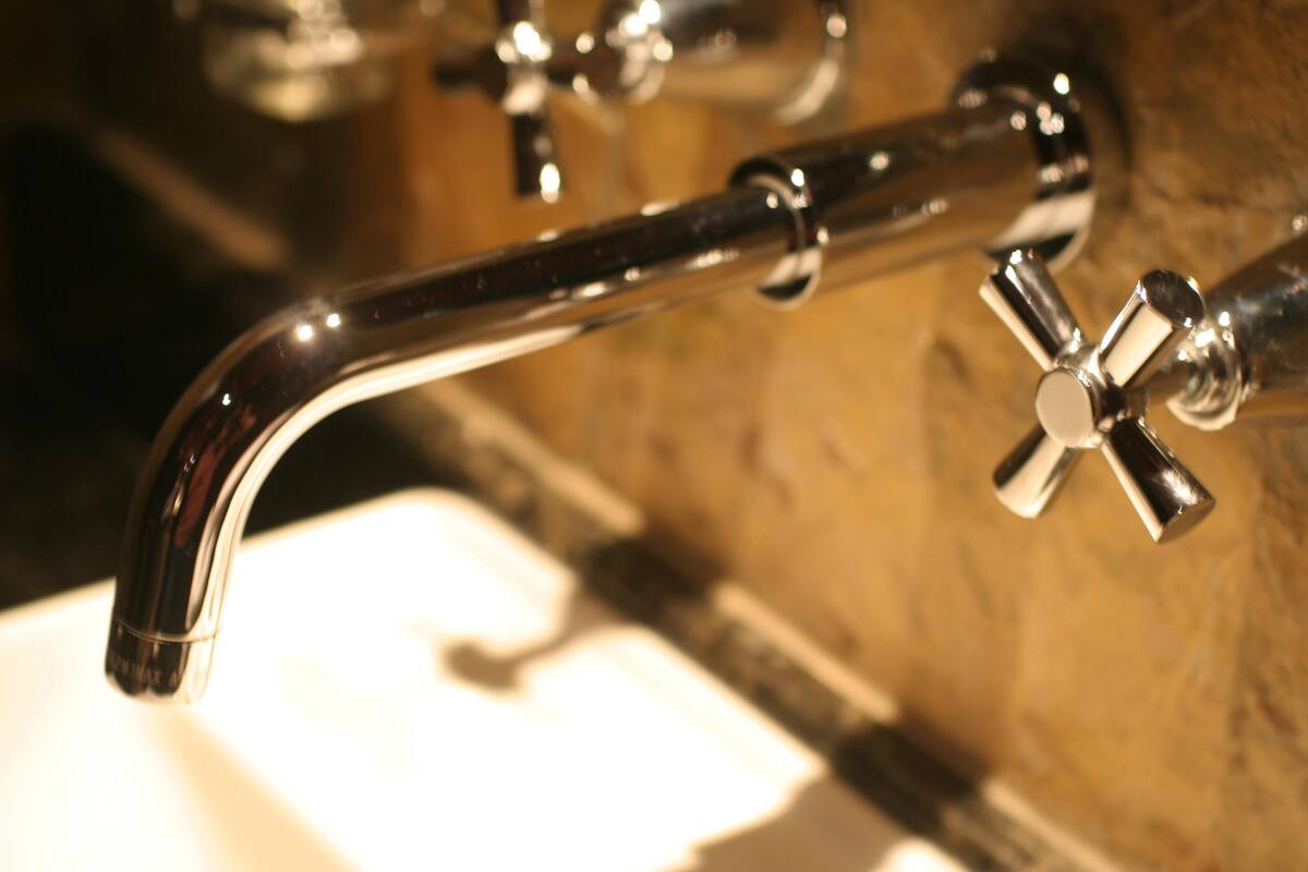 Baño | Regadera, secadora de cabello, toallas