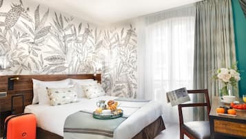 Premium bedding, in-room safe, individually decorated
