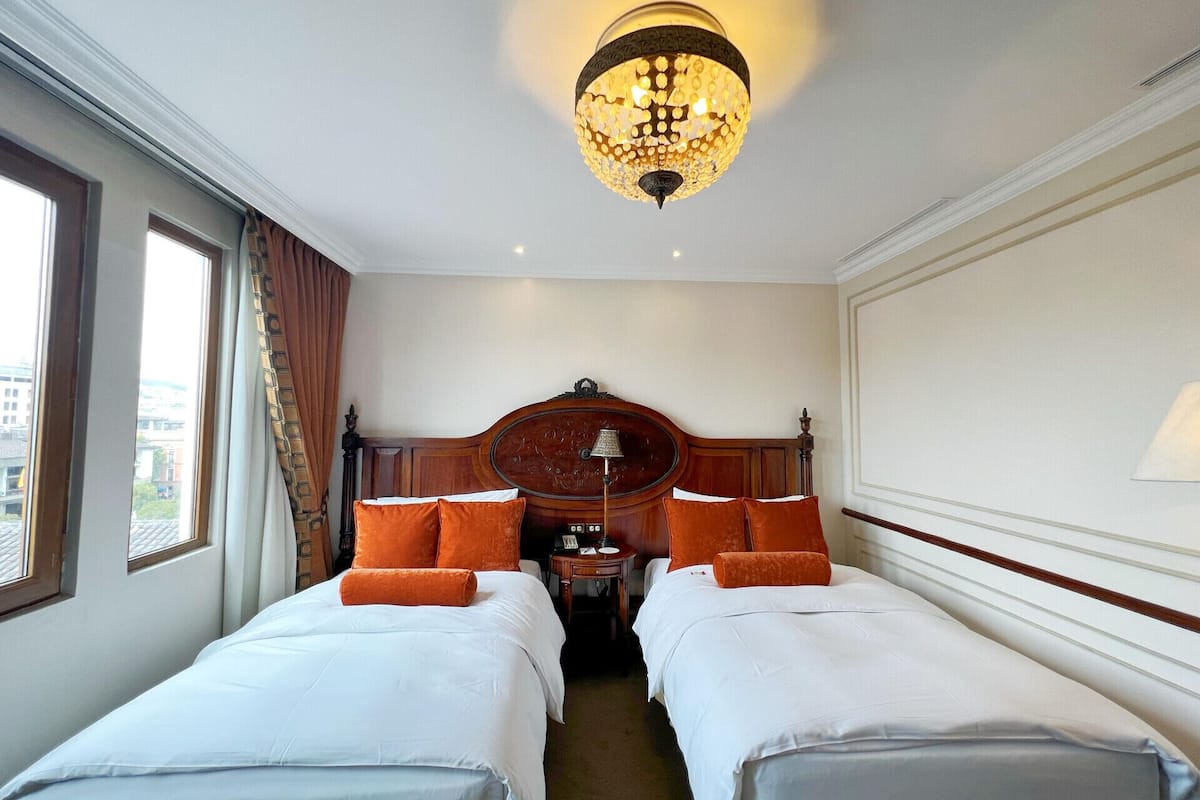 1 Schlafzimmer, hochwertige Bettwaren, Daunenbettdecken, Zimmersafe