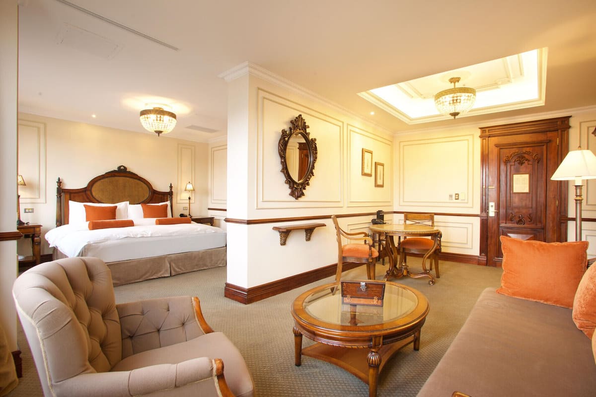 1 bedroom, premium bedding, down duvets, in-room safe