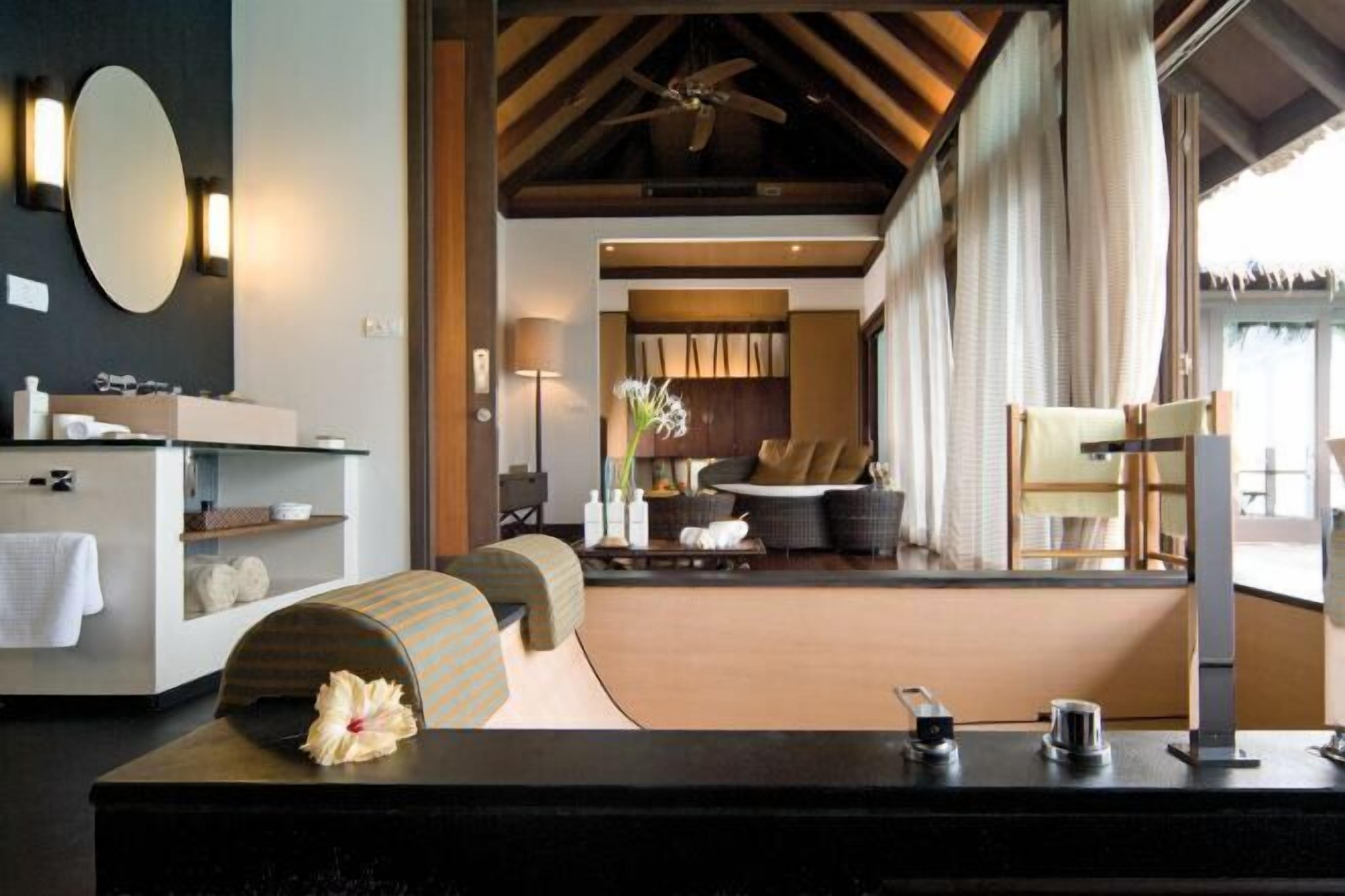 Oleskelualue | Televisio, DVD-soitin, maksullisia elokuvia