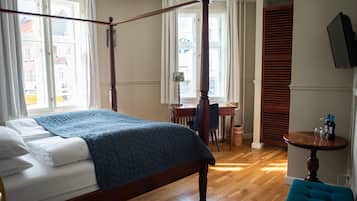 Large | 1 Schlafzimmer, hochwertige Bettwaren, Zimmersafe, individuell dekoriert