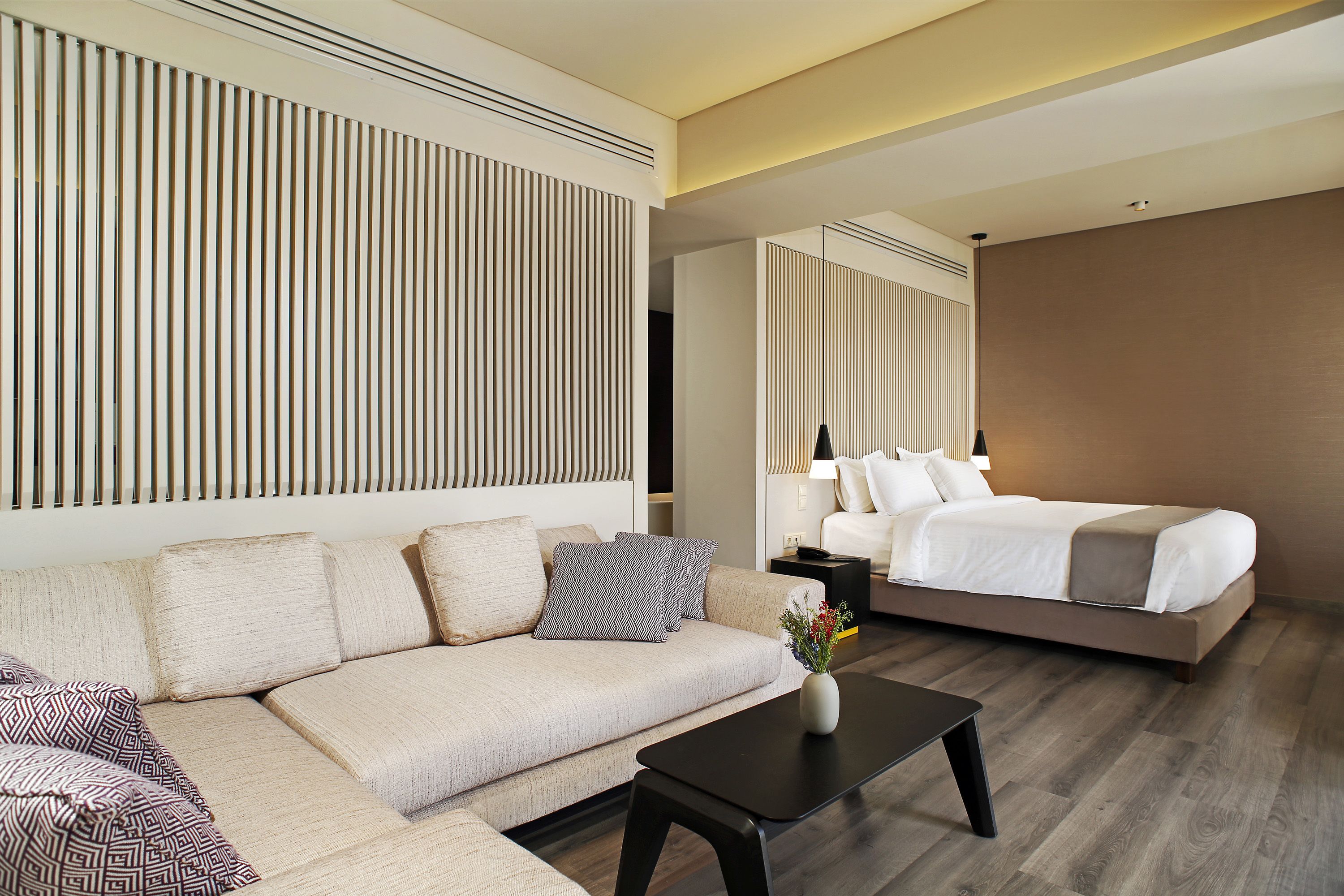 suite, balcony | living area | plasma tv