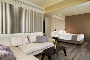 Suite, Balcony | Living area