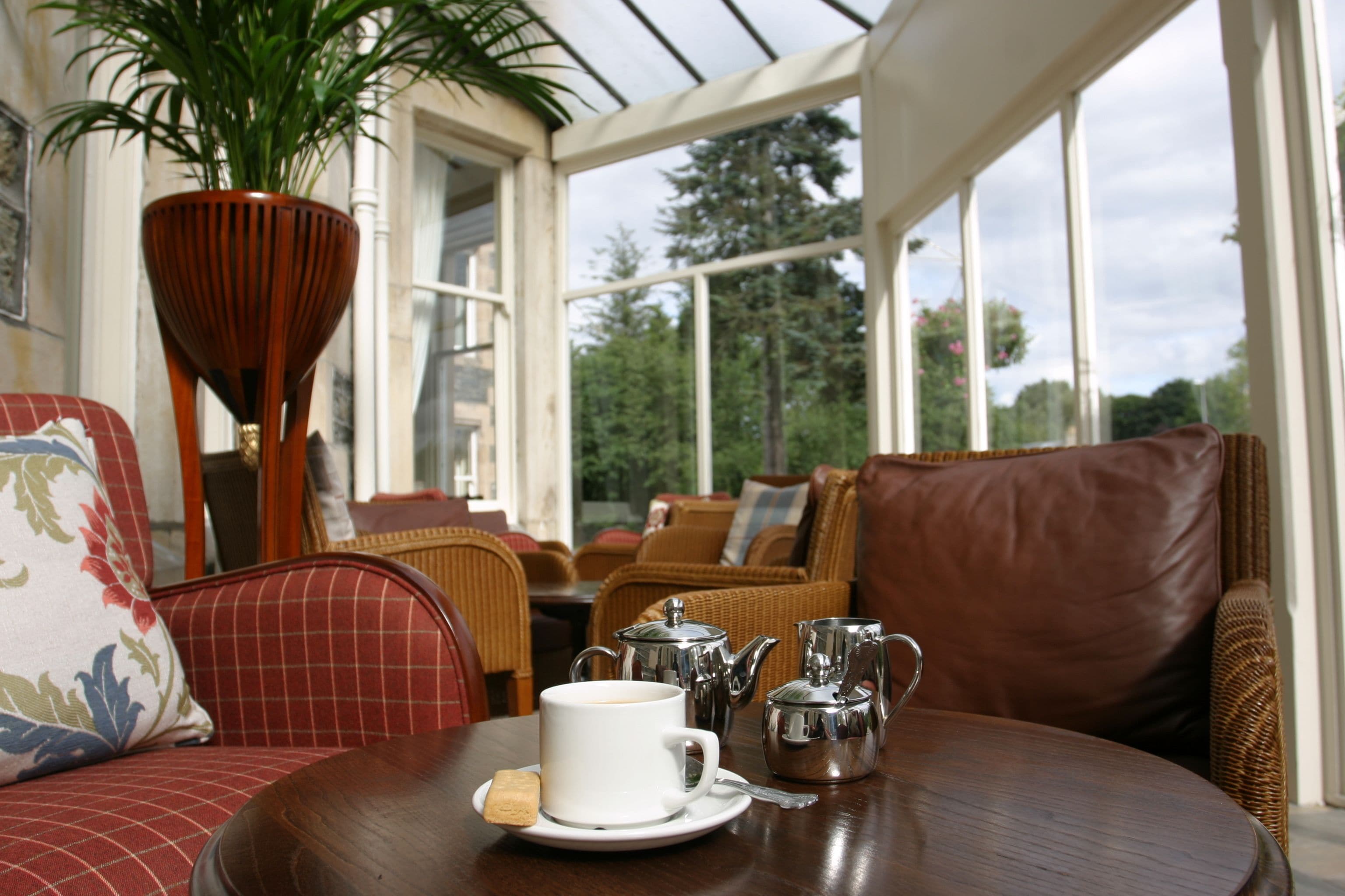 朝食、ディナーに営業 (郷土料理)