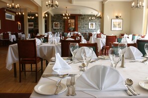 S'hi serveixen esmorzars, sopars i plats de cuina local 
