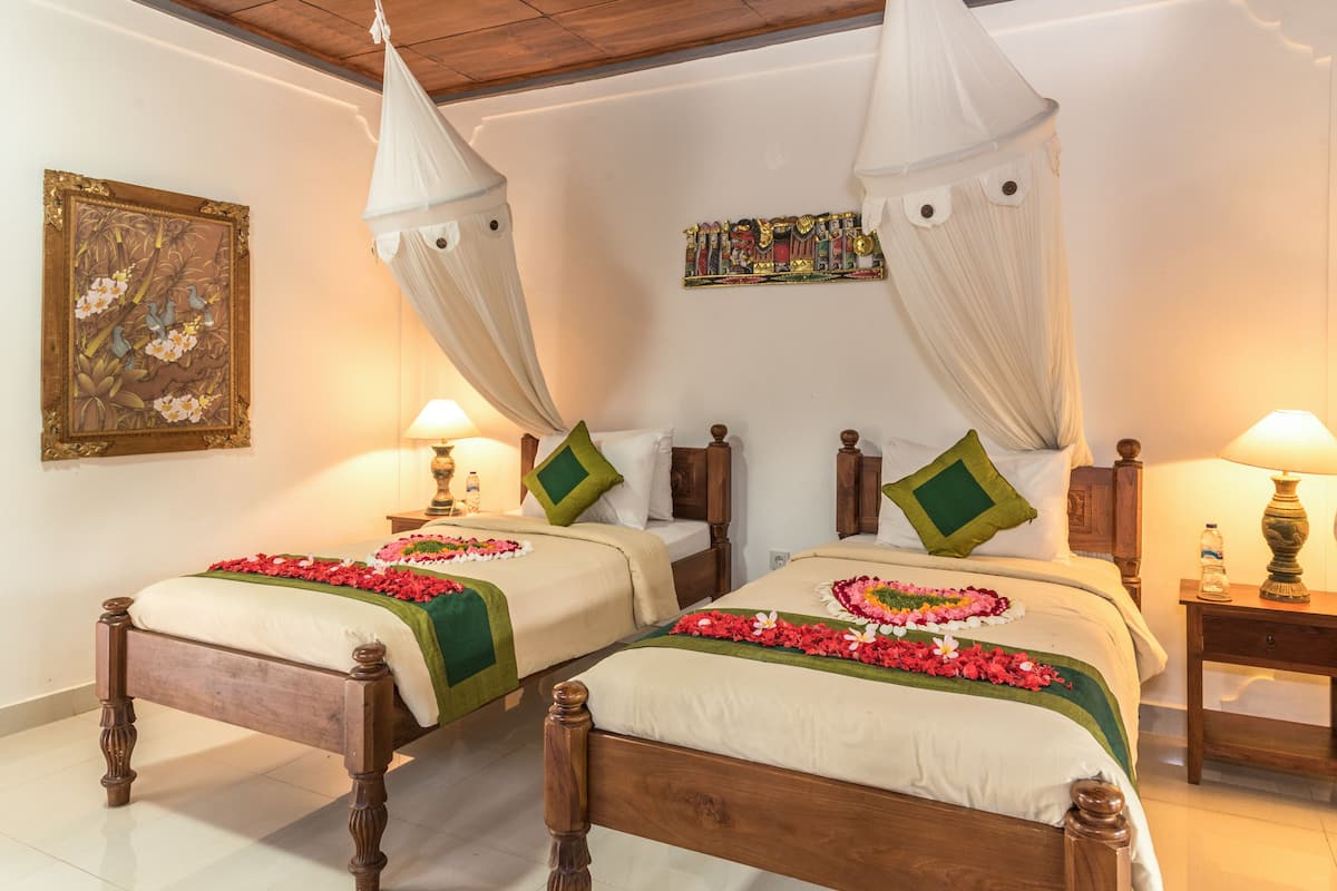 In-room safe, desk, free WiFi, bed sheets