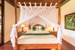 In-room safe, desk, rollaway beds, free WiFi - Hotel Bunga Permai (Ubud)