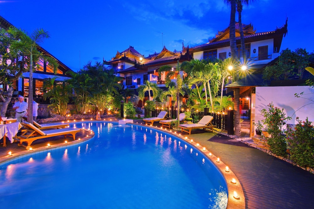 Hotel by the Red Canal by null