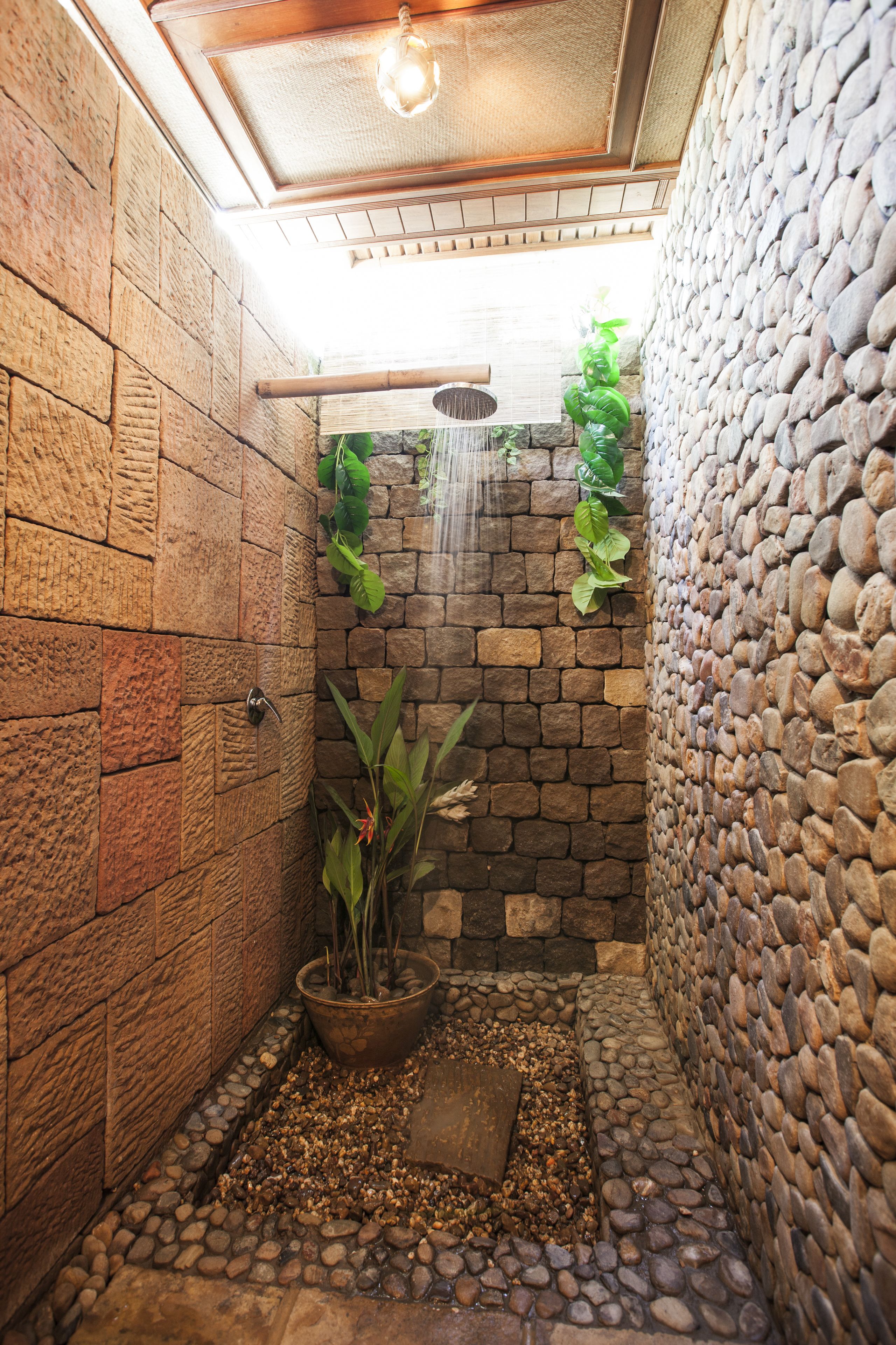 Romantic Room, 1 Bedroom (Kachin) | Bathroom shower