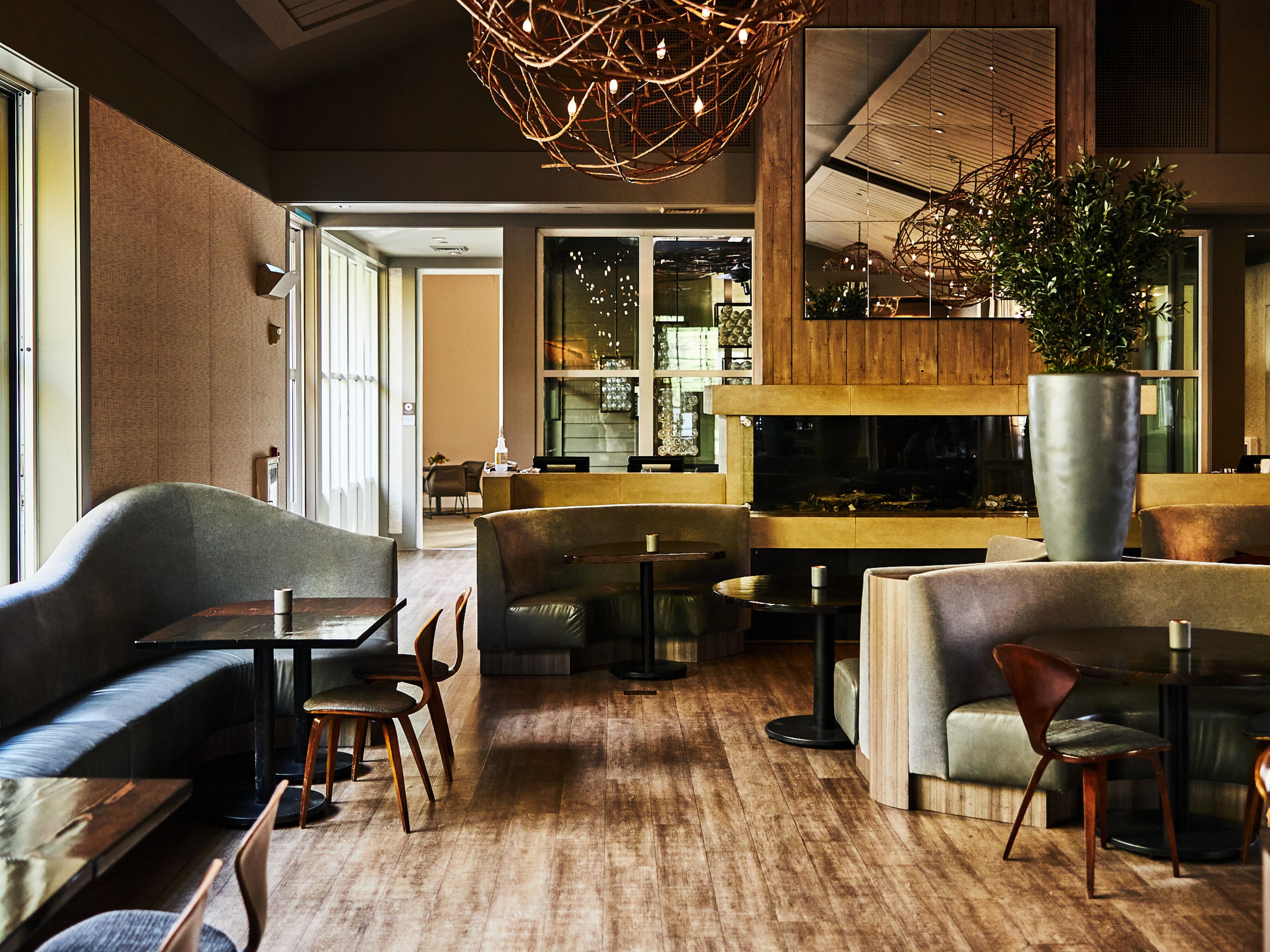 breakfast, lunch, dinner served; californian cuisine, pool views