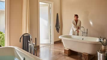 カップル用トリートメントルーム、サウナ、ホットタブ、スチームサウナ、温泉 / 鉱泉、ボディ トリートメント