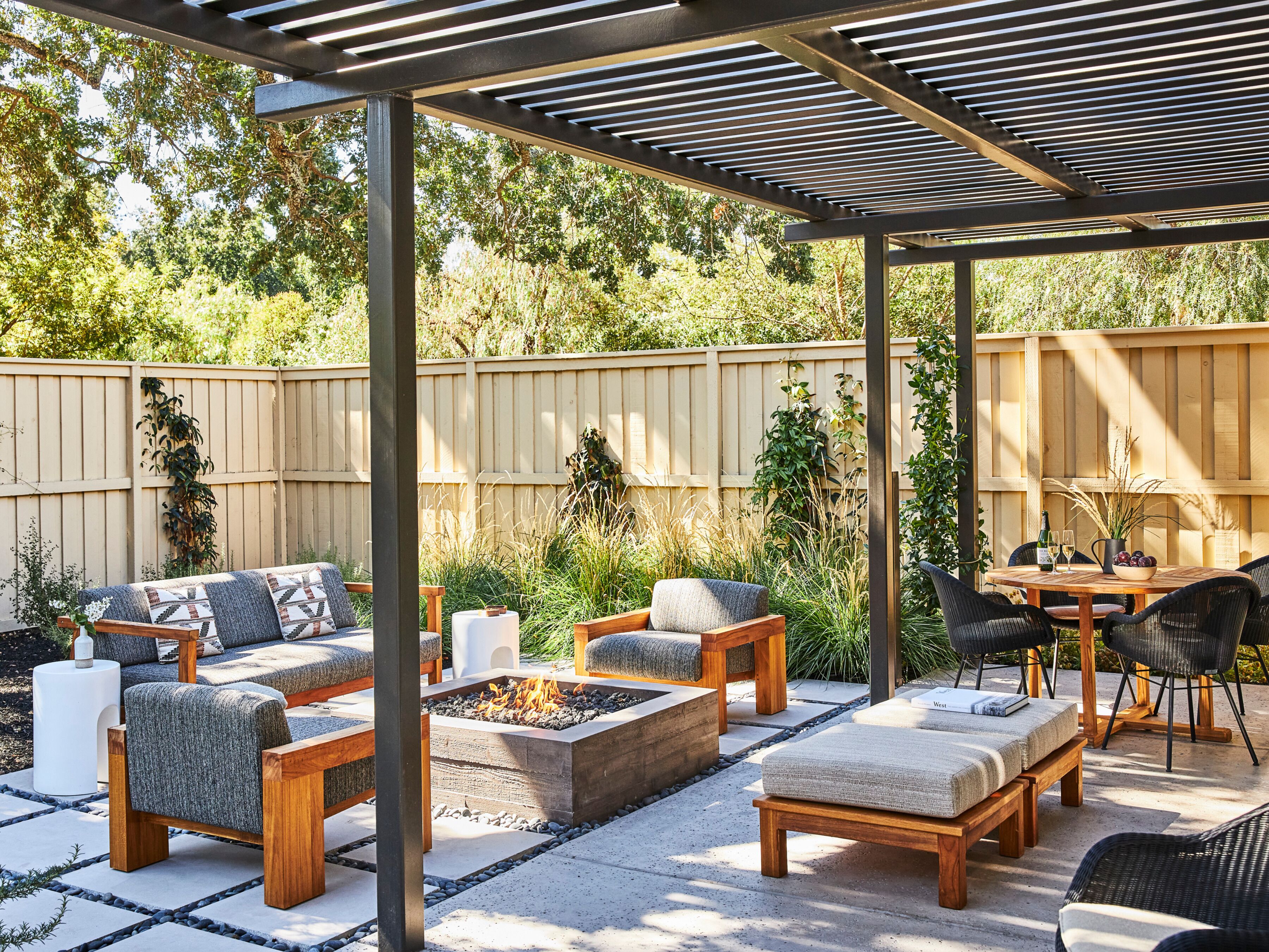 suite, multiple beds, roll-in shower, bathtub (kingestate,mobility/hearingaccessible) | view from room