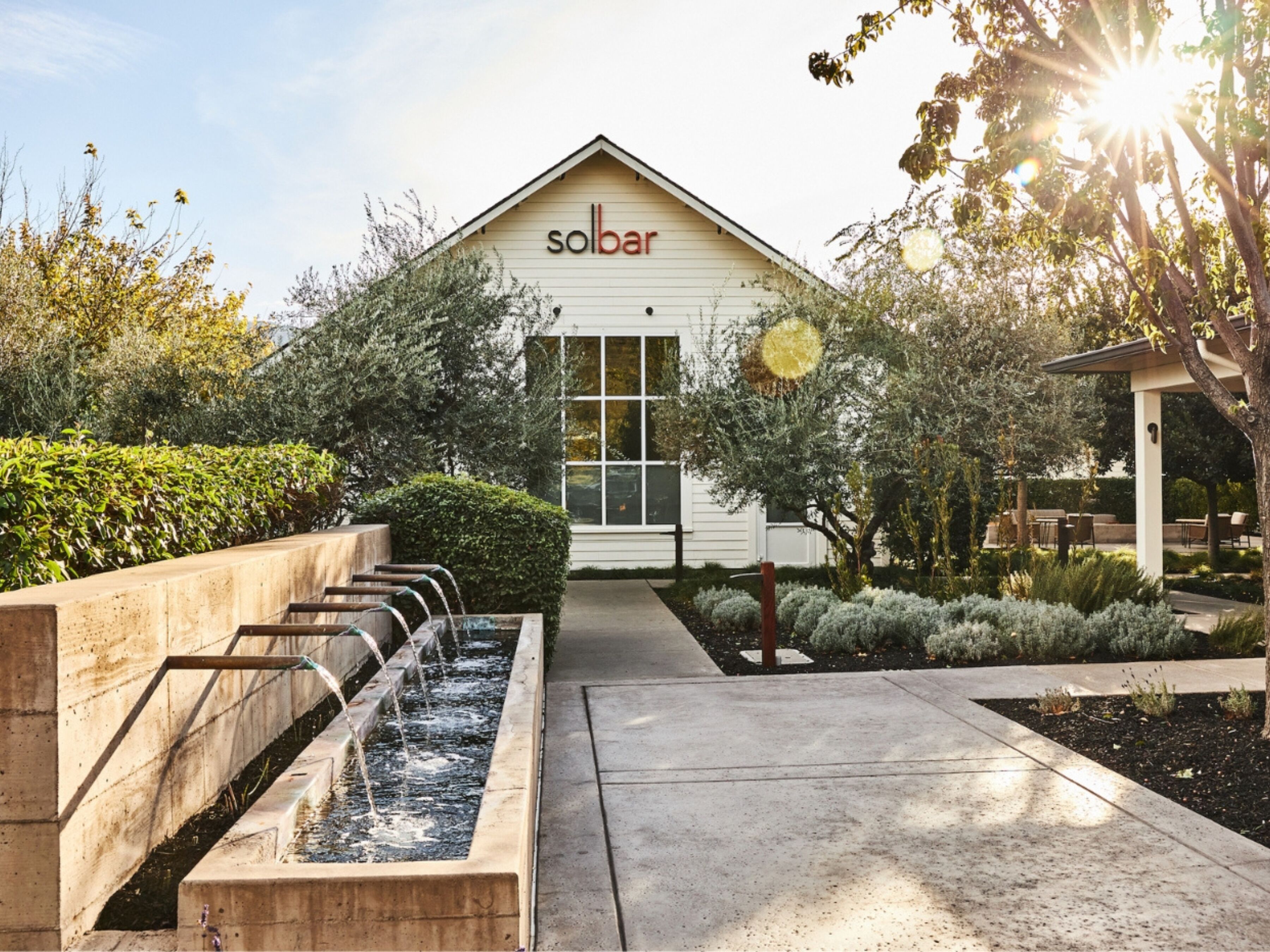 Breakfast, lunch, dinner served; Californian cuisine, pool views 