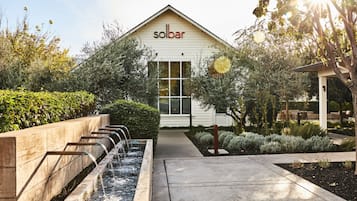 Breakfast, lunch, dinner served; Californian cuisine, pool views