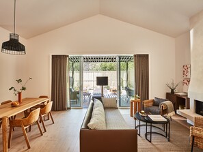 60-inch flat-screen TV with cable channels, TV, iPod dock - Solage, Auberge Collection (Calistoga)