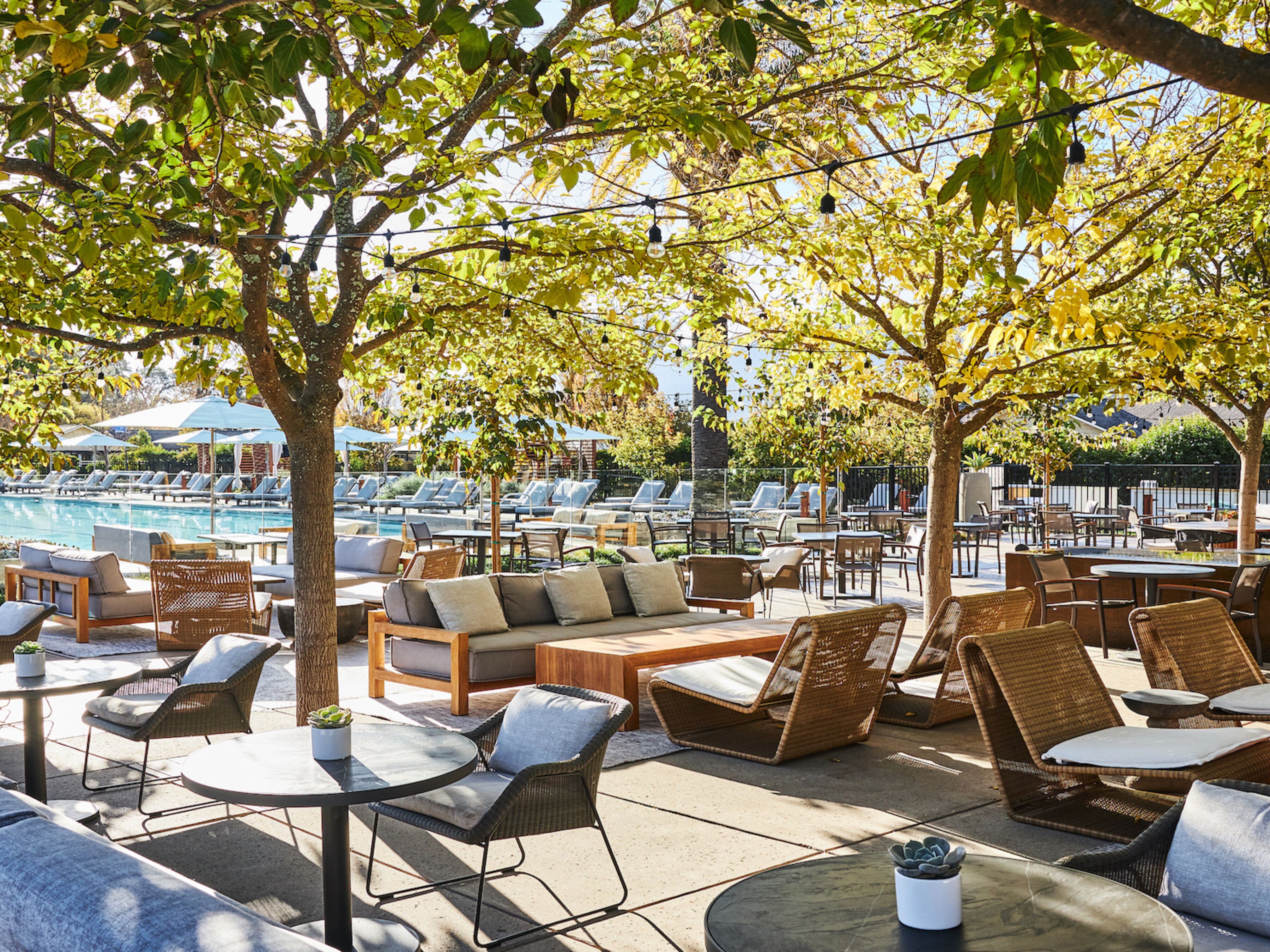 Serviço de café da manhã, culinária californiana, vistas para a piscina 