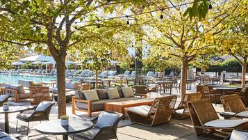 ์์นจ ์์ฌ, ์ ์ฌ ์์ฌ, ์ ๋
์์ฌ ์ ๊ณต, ์บ๋ฆฌํฌ๋์ ์๋ฆฌ, ์์์ฅ ์ ๋ง