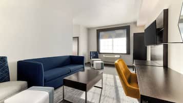 Premium bedding, in-room safe, desk, iron/ironing board