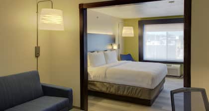 Holiday Inn Express Hotel & Suites Le Mars by IHG