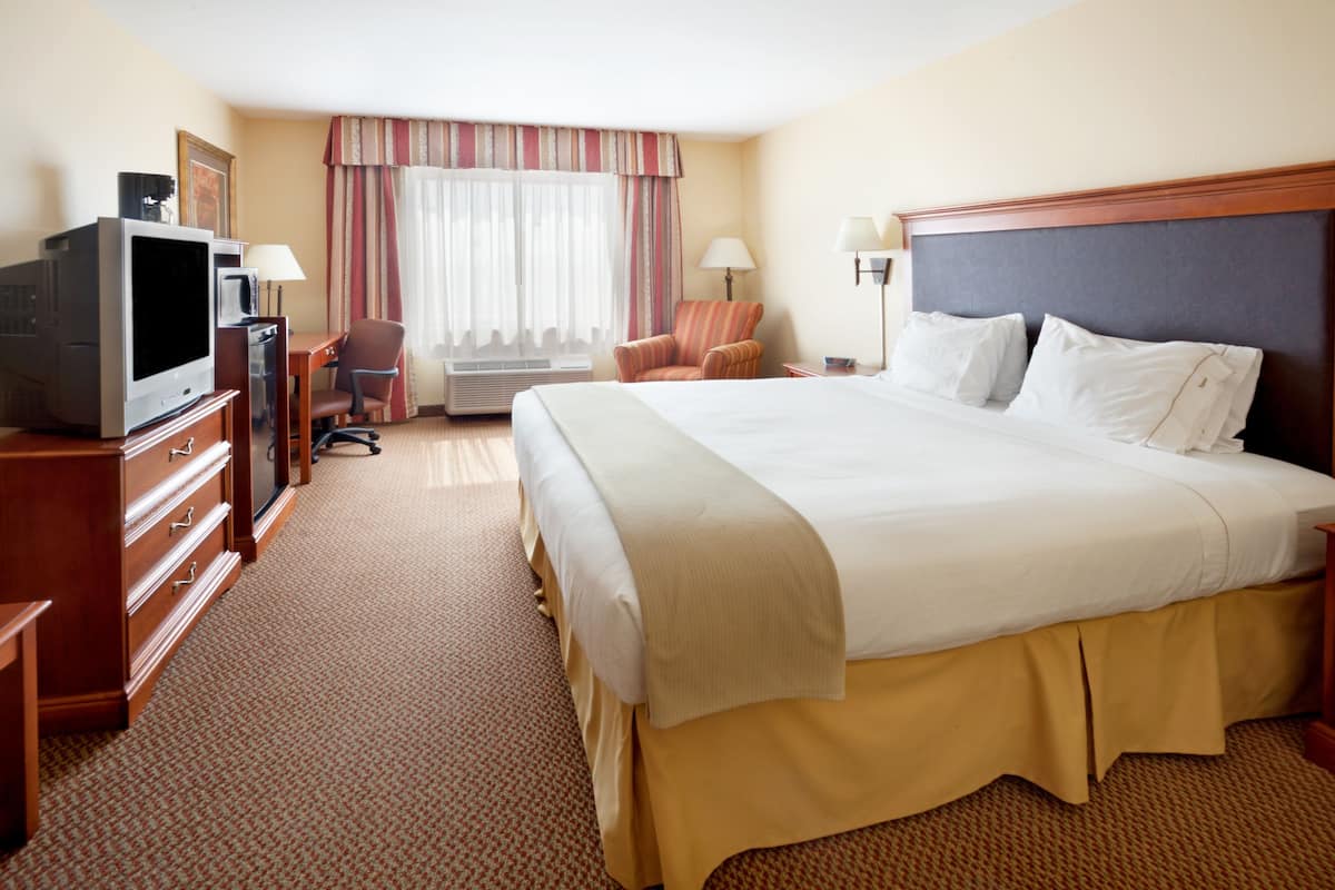 premium bedding, desk, iron/ironing board, free cots/infant beds
