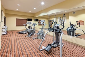 Fitness facility - Holiday Inn Express Hotel & Suites Laredo-Event Center Area by IHG (Laredo)