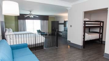 1 bedroom, premium bedding, in-room safe, desk