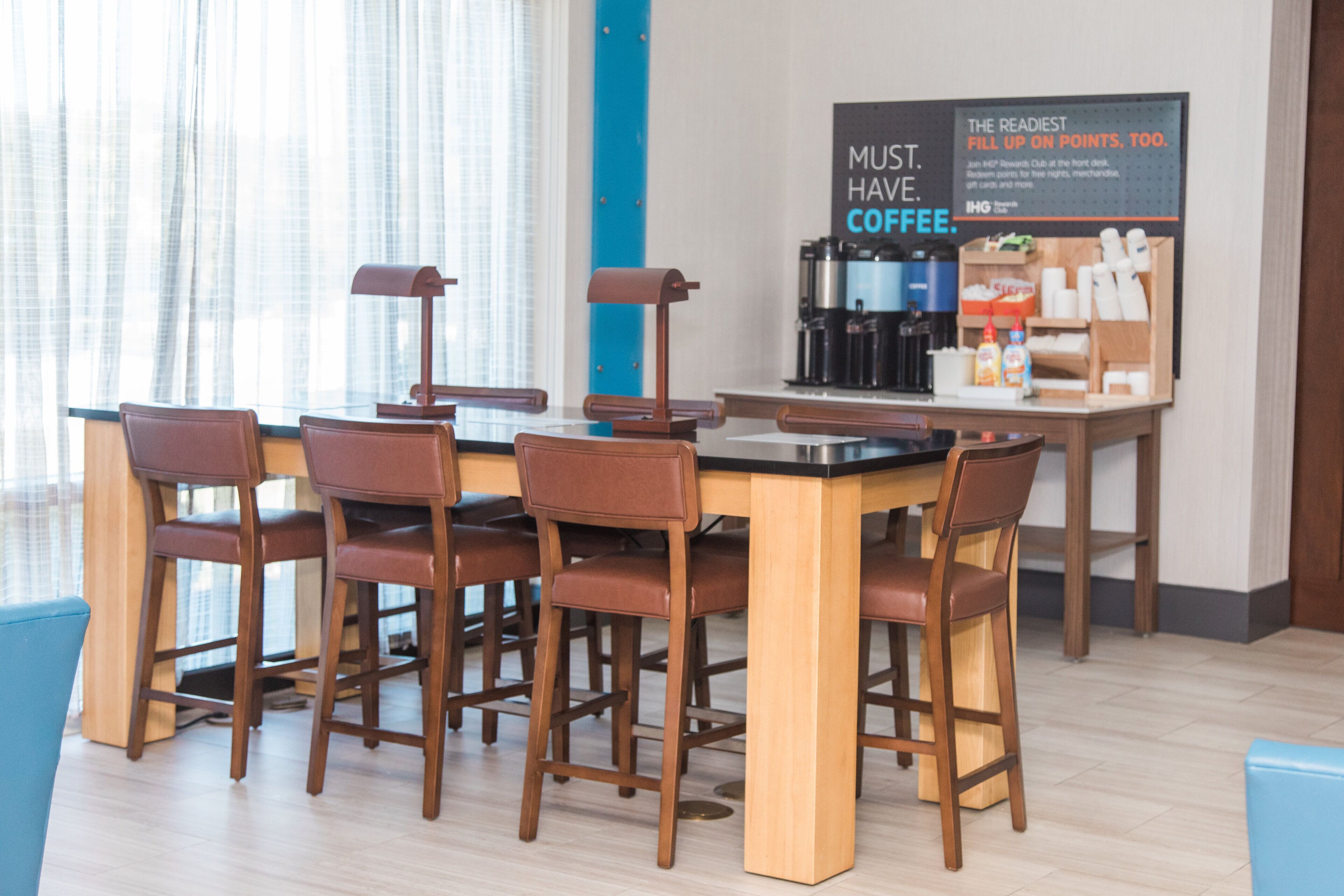 free buffet breakfast