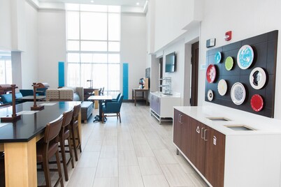 Holiday Inn Express & Suites Columbia-Fort Jackson by IHG