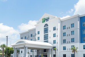 Exterior - Holiday Inn Express & Suites Columbia-Fort Jackson by IHG (Columbia)